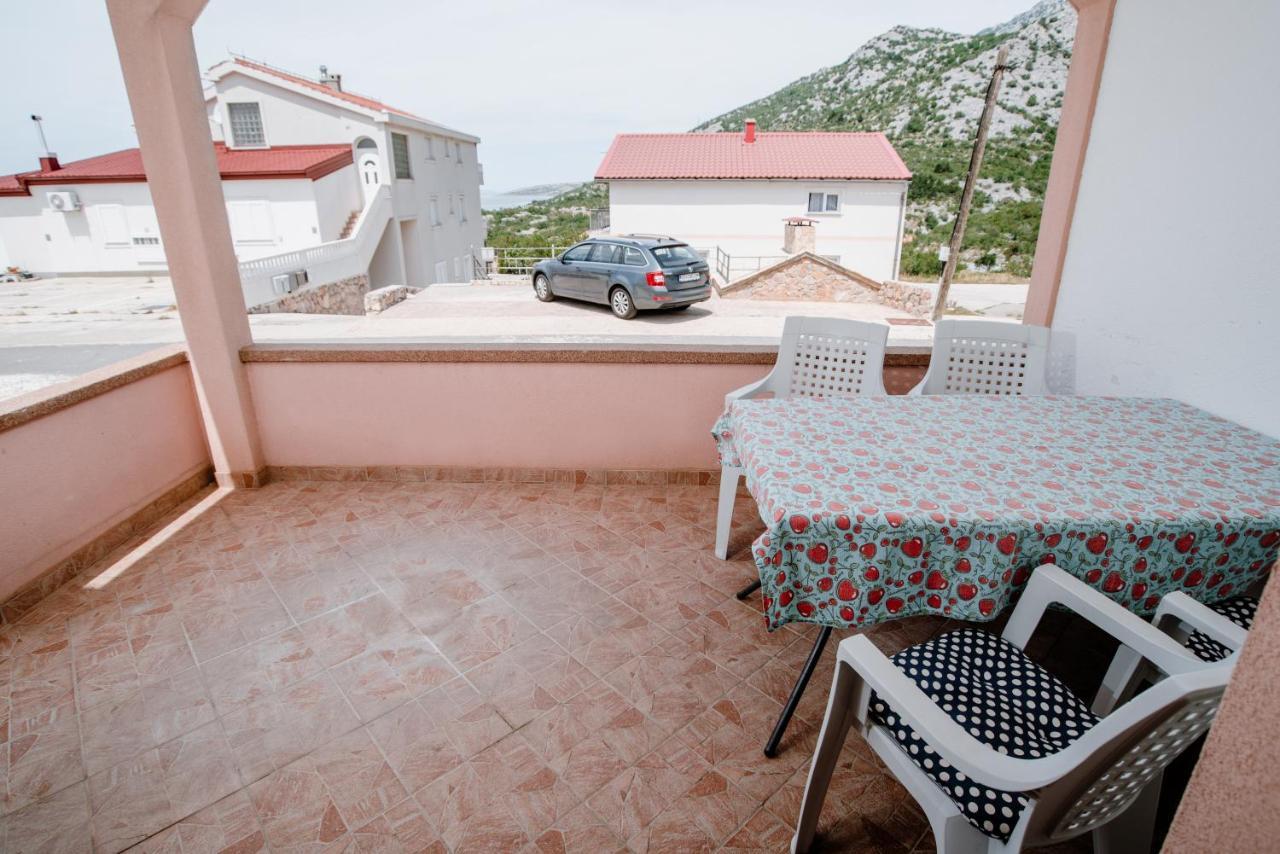 Apartmán Apartmens Leona Karlobag Exteriér fotografie