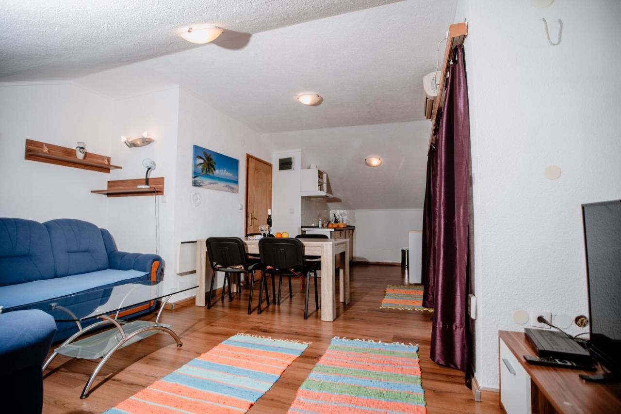 Apartmán Apartmens Leona Karlobag Exteriér fotografie