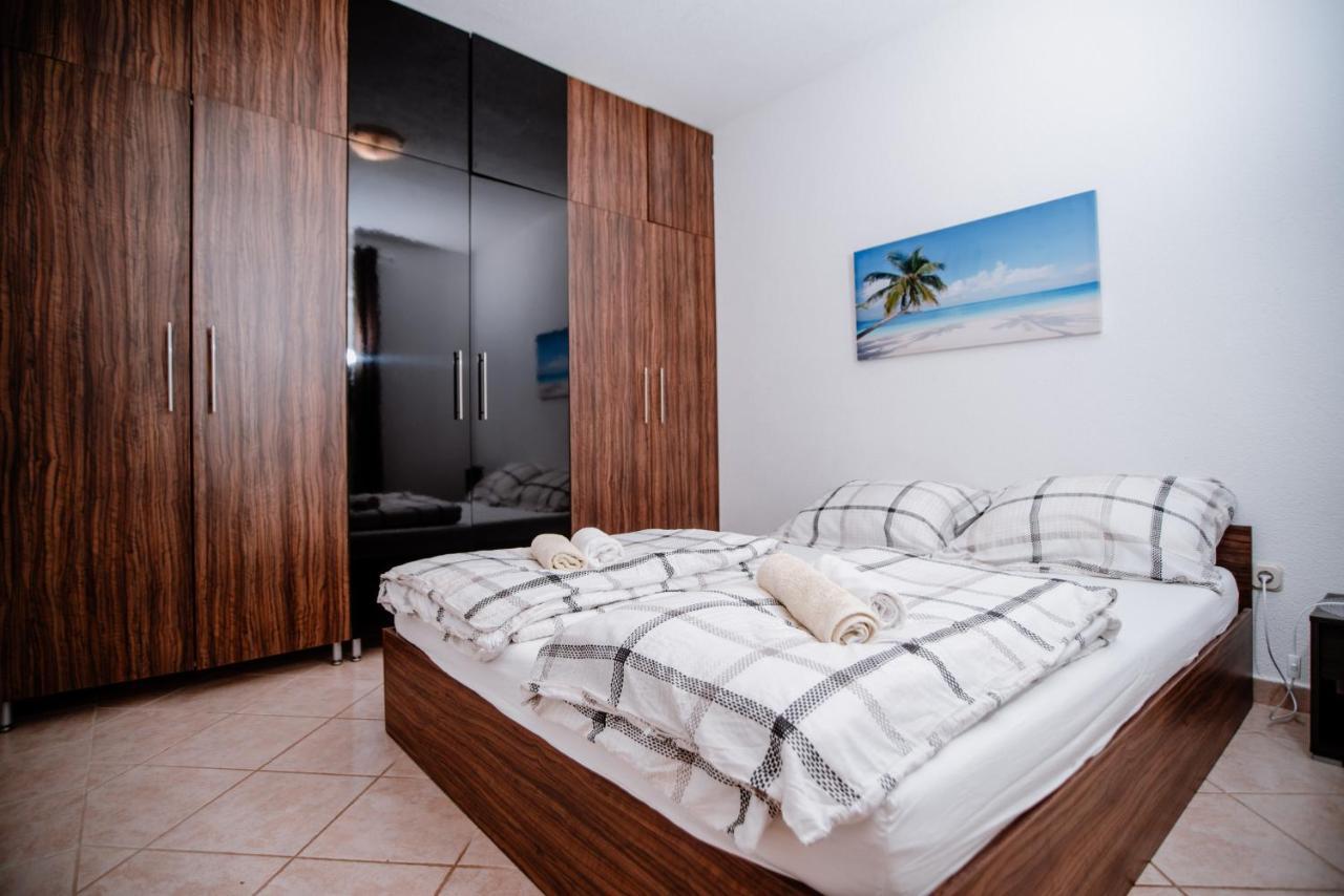 Apartmán Apartmens Leona Karlobag Exteriér fotografie