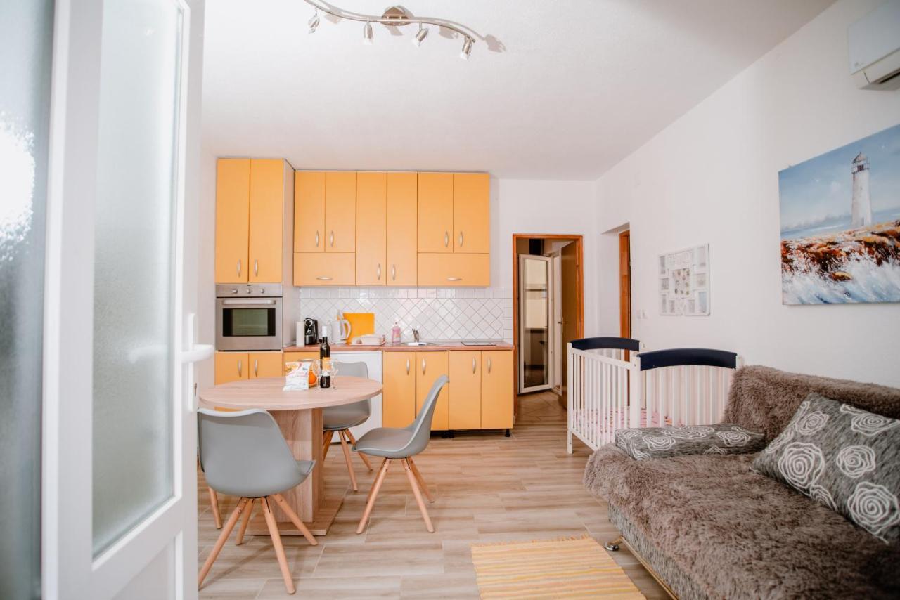 Apartmán Apartmens Leona Karlobag Exteriér fotografie